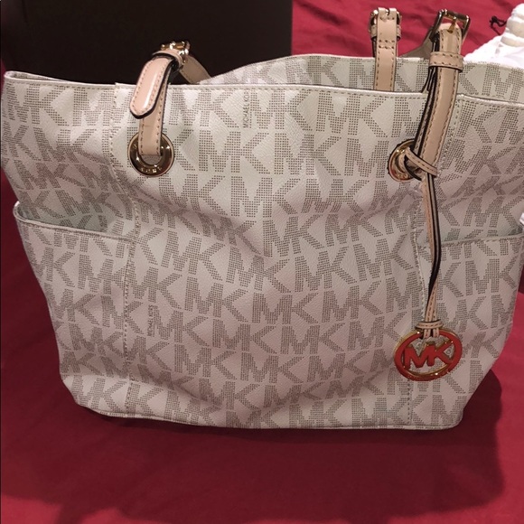 Michael Kors Handbags - Michael kors tote